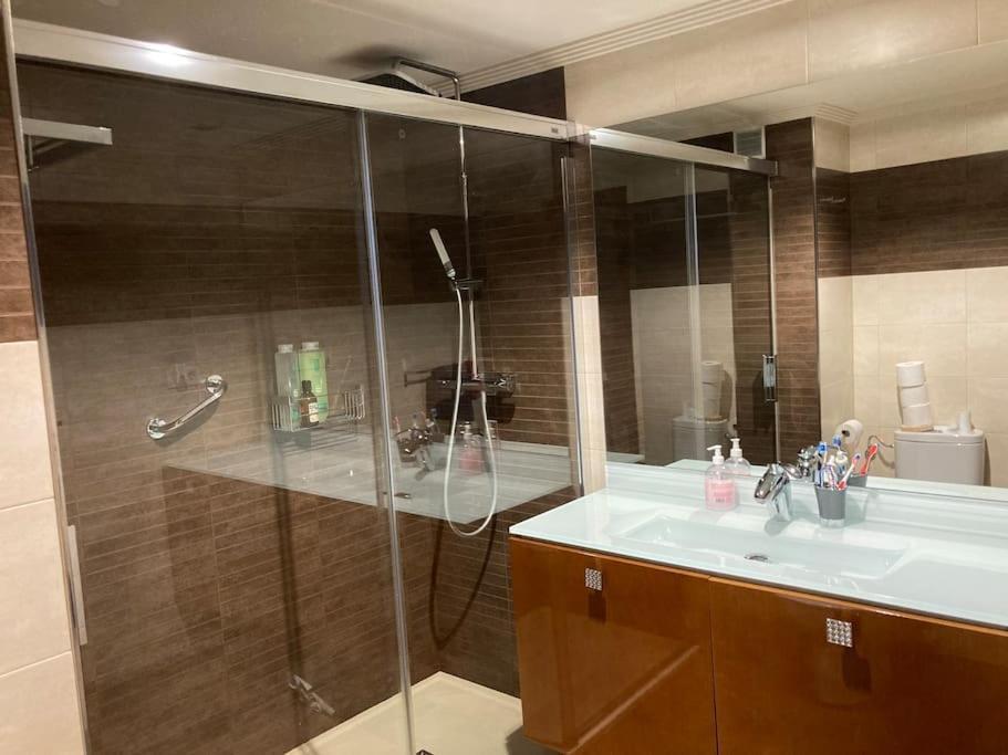 Centrico Apartamento De 2 Habitaciones By Bebalmy Oviedo Esterno foto